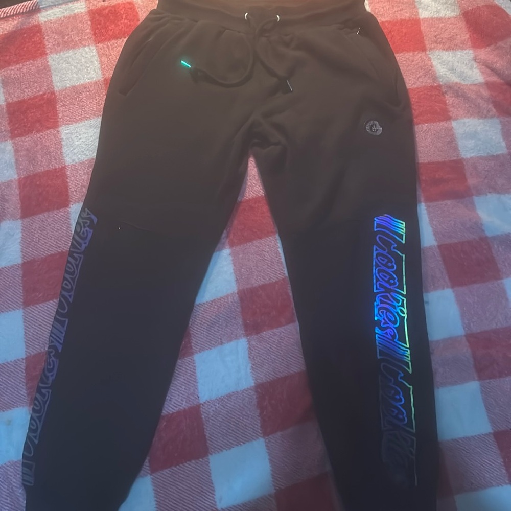 COOKIES sweatpants
Size Medium but the length is short - 
Holographic lettering